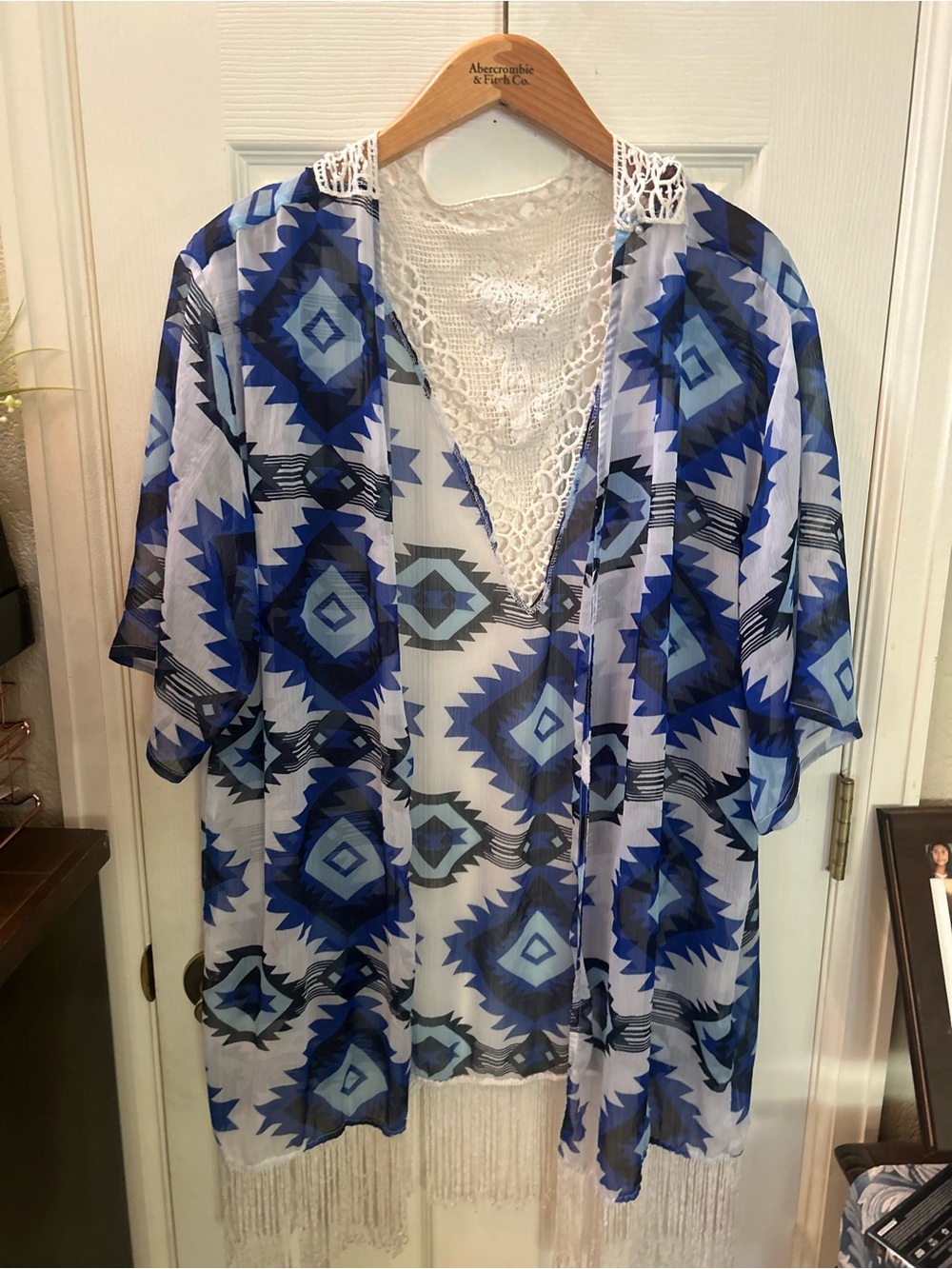 Rock & Roll Cowgirl Blue Geometric Sheer Fringe Kimono size L.